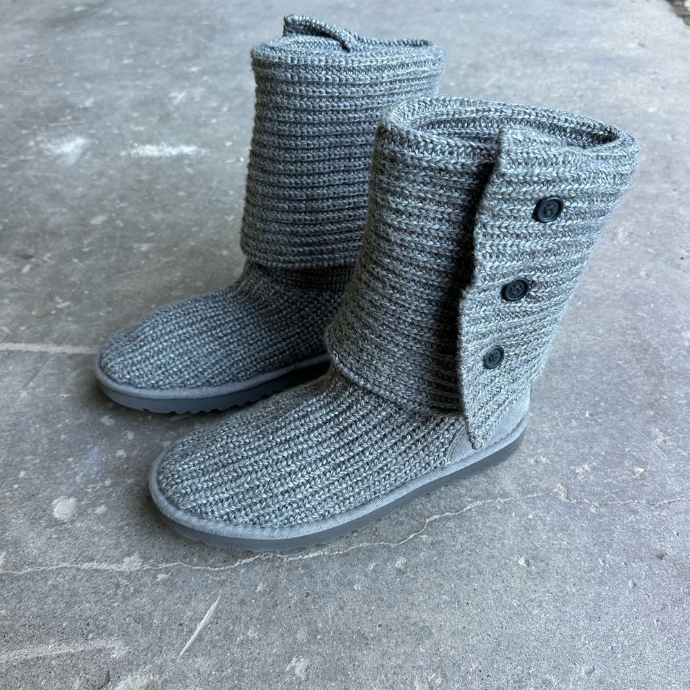 UGG Australia Classic Cardy Boots in gray